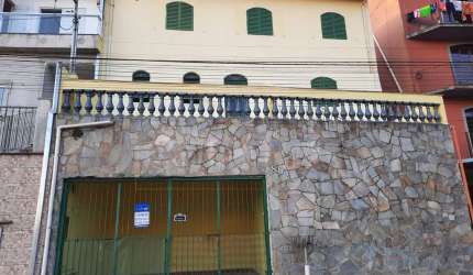 Casa com 2 Pavimentos na Zona Leste
