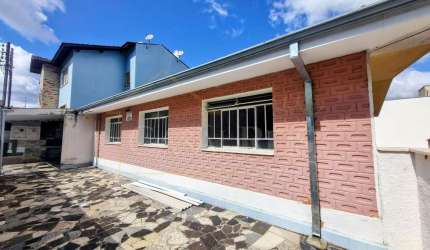 Casa com Edícula