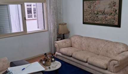 Apartamento semimobiliado no dentro de Caxias do Sul