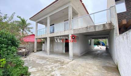 Sobrado com 4 quartos na quadra mar em Matinhos