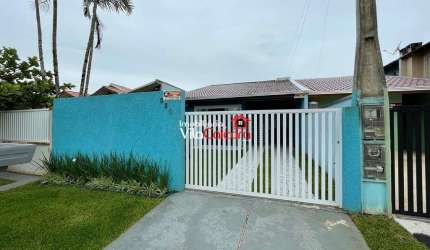 Casa a venda com suite e piscina na faixa mar