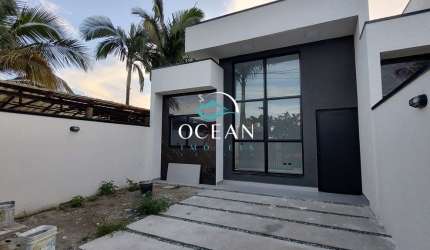 Casa nova com piscina proximo ao mar