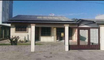 Casa 4 Dormitórios à venda no Bairro Curumim com 90 m² de área privativa