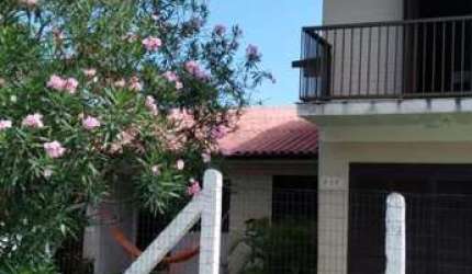 Casa 4 Dormitórios à venda no Bairro Arroio Teixeira