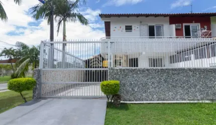 Casa com 3 quartos à venda na Rua São Mateus, 599, Centro, Matinhos, 100 m2 por R$ 685.000