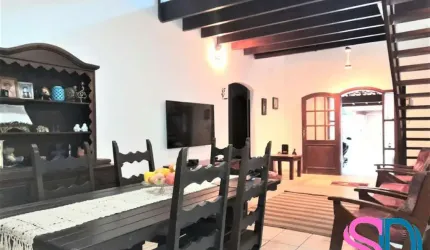 Linda casa tipo sobrado, com 5 quartos no Parque Vivamar, em Ubatuba – SP