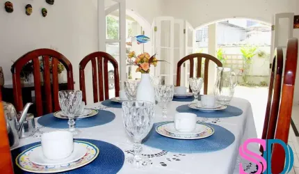 Aconchegante casa com 3 dormitórios, para venda, na Praia da Enseada, em Ubatuba - SP