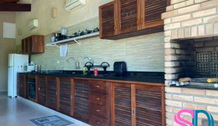 Sobrado com 3 dormitórios, no Perequê-Mirim, em Ubatuba - SP