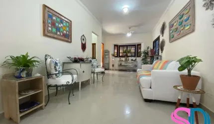 Excelente casa, com 3 dormitórios, para venda, no Bairro Barra da Lagoa, em Ubatuba - SP