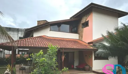 Linda casa térrea mobiliada, com 4 quartos, em loteamento fechado, para venda, Ubatuba - SP