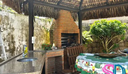 Casa com 5 dormitórios, para venda, no centro de Ubatuba - SP