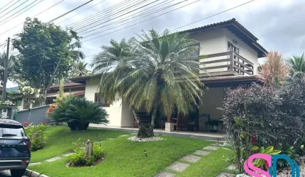 Casa com 3 dormitórios e piscina, em condomínio fechado, no Horto Florestal, em Ubatuba - SP
