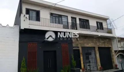 Imóvel contendo 3 salões sendo um pronto para restaurante e Bar e duas casas!