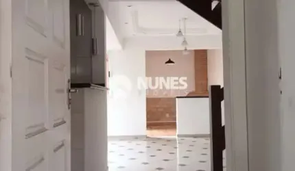 BELISSIMO SOBRADO BEM LOCALIZADO !!