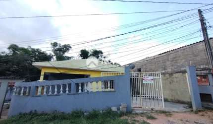 Casa com entrada individual em Vargem Grande