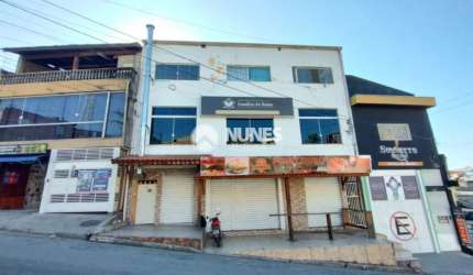 Localização privilegiada em bairro tranquilo, com fácil acesso a comércios, transporte público e principais vias da região.