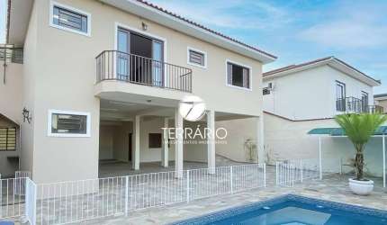 Casa à venda no Jardim Andere em Varginha com piscina, 4 quartos 1 suíte e 7 vagas