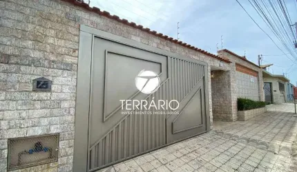 Casa à venda no Rezende em Varginha com 3 quartos, 1 suíte, 3 banheiros, churrasqueira e 2 vagas