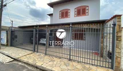 Casa à venda no Santana em Varginha com 4 quartos, 1 suíte, 5 banheiros, e 2 vagas