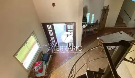 Casa à venda no Parque Boa Vista em Varginha com 4 quartos, 2 suítes, 3 banheiros, 2 vagas e churrasqueira