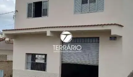 Casa à venda no Jardim Europa em Varginha com 3 quartos, 1 suíte, 2 banheiros e 7 vagas