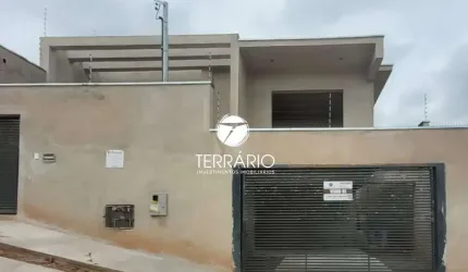 Casa à venda no Parque Boulevard em Varginha com churrasqueira, 3 quartos, 1 suíte, 2 banheiros e 2 vagas