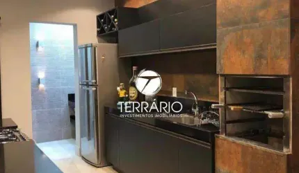 Casa à venda no Alta Villa em Varginha com piscina, churrasqueira, 4 quartos e 4 suítes