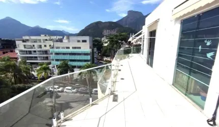 Cobertura duplex para locação em condomínio fechado no Jardim Oceânico.