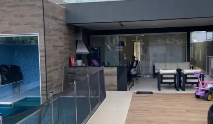 Casa à venda no condomínio Riviera Del Sol, Recreio dos Bandeirantes.