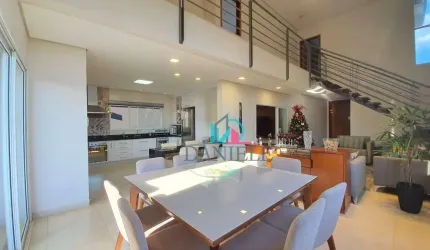 Sobrado com 3 suítes localizado no condomínio Village Damha II.