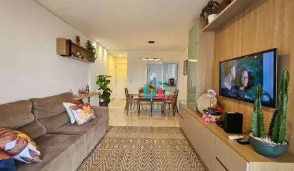 Apartamento com 3 dormitórios localizado no Edifício Carlos Gomes.