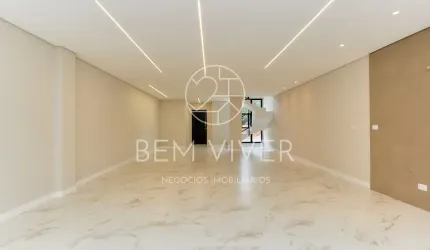 Casa Alto Padrão, 188m², 4 quartos (1suíte), churrasqueira, 2 vagas, Santa Cândida.