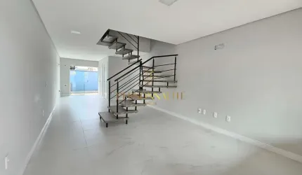 Sobrado Geminado com fachada moderna e ótima localização no Bucarein.