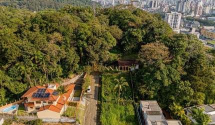 Terreno em lugar alto, ideal para casa de alto padrão, no Saguaçu
