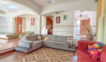 Casa Tríplex com 05 Dormitórios sendo duas  suítes à venda, 570m² Por R$2.200.000 - Jardim das Nações - Taubaté - SP