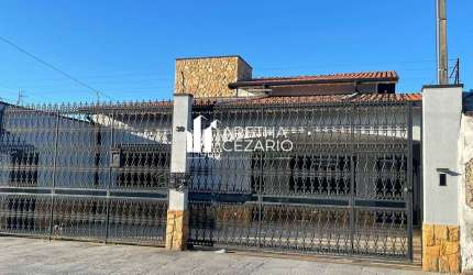 Casa com 02 Dormitórios sendo uma suíte para locação, 250m² por R$ 3.000,00/mês - Jardim das Bandeiras - Taubaté - SP