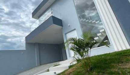 Linda e nova casa no Villa Branca