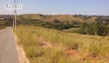 Área total de 72.600 m2 no bairro Santa Cecilia - São José dos Campos  A venda