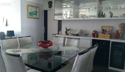 Apartamento de 105 m² à venda no Ed. Monterosso Urbanova,  3 Dormitórios (1 Suíte), 2 Vagas. Com Porcelanato e armarios na cozinha - S.J.Campos/SP