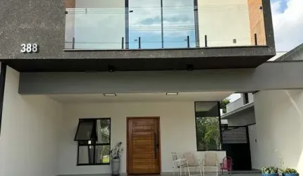 Casa Moderna e Espaçosa com Acabamentos de Alto Padrão e Hidromassagem na Suíte Master