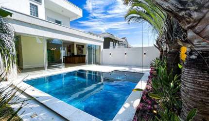 Casa em Condominio Floradas do Paratey - analisa permuta por até R$ 1MM