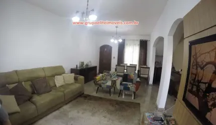 Sobrado com 3 dormitórios e opção de habite-se Comercial no Jardim Bela Vista em São José dos Campos