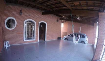 Casa à venda com 6 vagas de garagem no Bosque dos Eucaliptos em São José dos Campos.