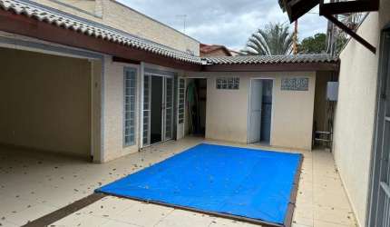 Bela casa no Jardim Satélite com 3 dormitórios sendo 2 suites.