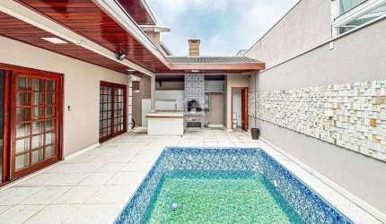 Casa com 3 suítes e piscina em Condominio Altos da Serra 3 - Urbanova