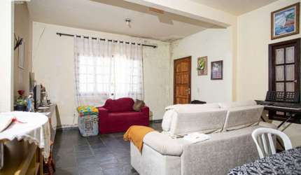 *Abaixo do valor de mercado* Casa no Jardim Satélite para reforma.