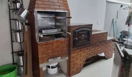 Casa térrea 3 dormitórios, ótima área gourmet, Jardim Barcelona. Rua sem saída.