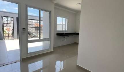Casa térrea recém construída. 3 dormitórios com suíte.