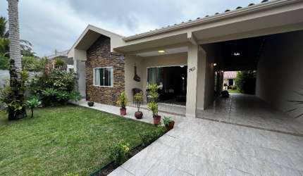 Linda Casa em Betaras