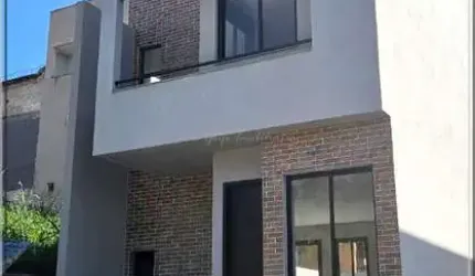 Casa com 2 quartos à venda na Rua Walace Landal, Santa Cândida, Curitiba por R$ 749.000